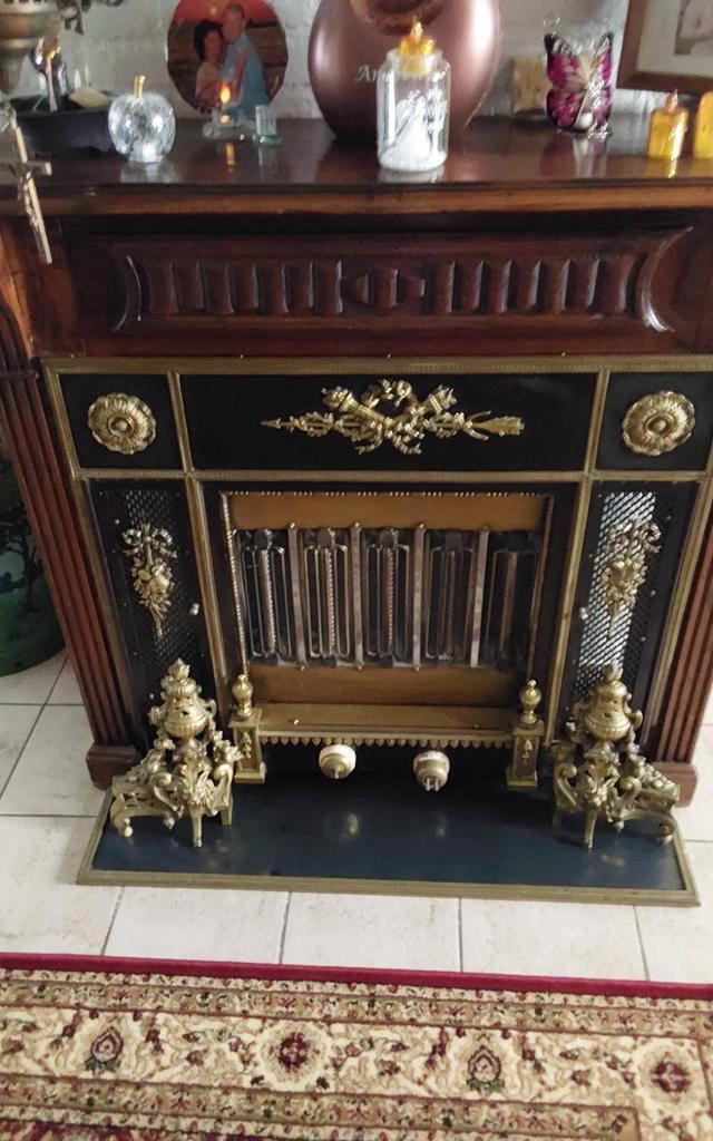 Antieke kachel met houten ombouw, Huis en Inrichting, Kachels, Zo goed als nieuw, Overige soorten, Elektrisch, Ophalen of Verzenden