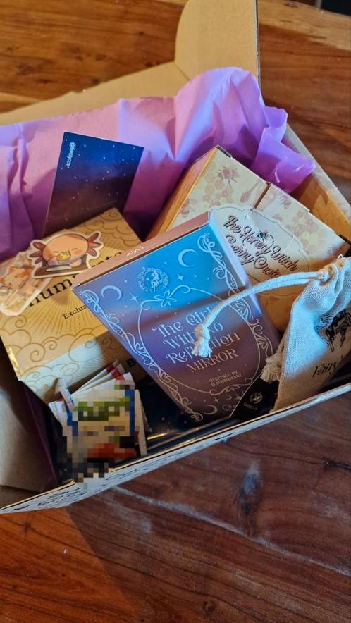 fairyloot and Illumicrate goodies, Verzamelen, Complete verzamelingen en Collecties, Ophalen of Verzenden