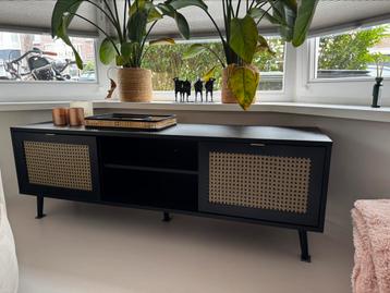 Unieke en moderne TV kast | 150x40x50 beschikbaar voor biedingen