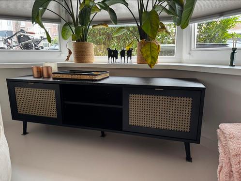 Unieke en moderne TV kast | 150x40x50, Huis en Inrichting, Kasten | Televisiemeubels, Zo goed als nieuw, Minder dan 100 cm, 100 tot 150 cm