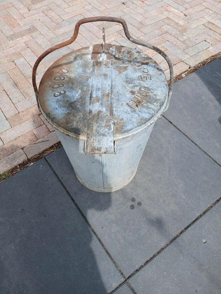 Oude Zinken Vuilnisemmer - Zijpe, Antiek en Kunst, Antiek | Overige Antiek, Ophalen