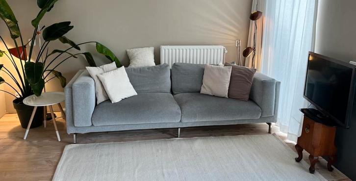 Mooie Nockeby 3-zitsbank Lichtgrijs!, Huis en Inrichting, Banken | Bankstellen, Gebruikt, Rechte bank, Driepersoons, 250 tot 300 cm