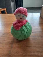 Handgemaakt rammelpopje 12 cm., Ophalen of Verzenden, Nieuw, Rammelaar