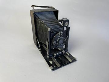 Voigtlander Bergheil 9x12 with patent bellows stretcher