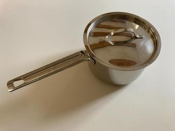 Paderno stainless steel pro saucepan with lid beschikbaar voor biedingen