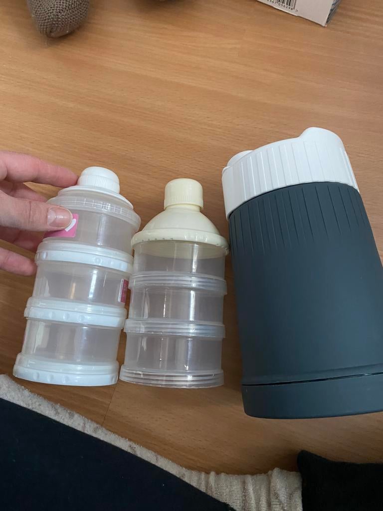 Melkpoeder doosjes, Ophalen