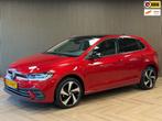 Volkswagen Polo 1.0 TSI R-LINE DSG CAMERA PARKEERSENSOREN VO, Gebruikt, Met garantie (alle), 1204 kg, Bedrijf