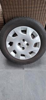 Winterbanden met velgen - Hyundai i20, Auto-onderdelen, Banden en Velgen, Ophalen, Gebruikt, 15 inch, Banden en Velgen