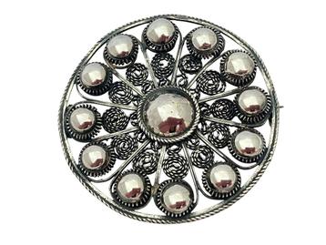 Zilveren broche Goese knop, diameter 41 mm.  beschikbaar voor biedingen