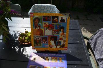 verzamelalbums beschikbaar voor biedingen