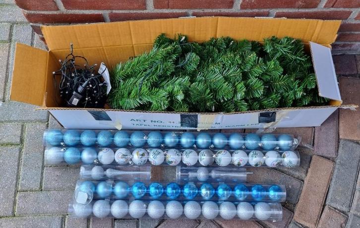 Kerstboom klein met verlichting, ballen en piek, Diversen, Kerst, Gebruikt, Ophalen
