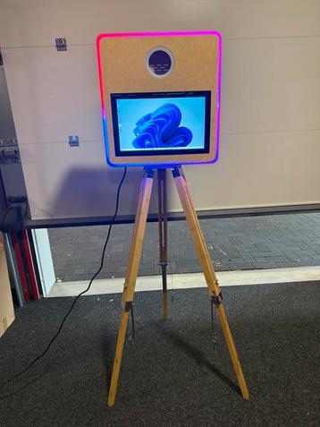 Te koop nieuwe photobooth houtlook beschikbaar voor biedingen
