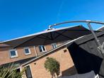 Grijze zweef parasol 300x300, Tuin en Terras, Parasols, Ophalen of Verzenden, Gebruikt, Zweefparasol, Verstelbaar