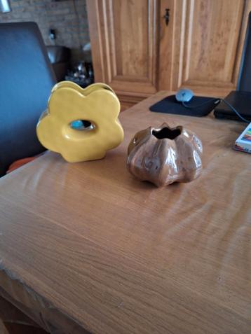 2 mooie vaasjes samen voor 5,00