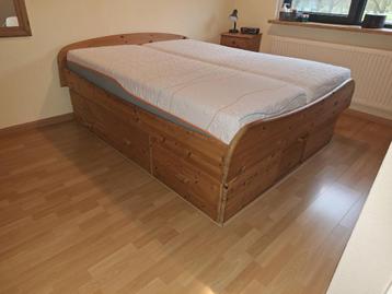 Bed beschikbaar voor biedingen