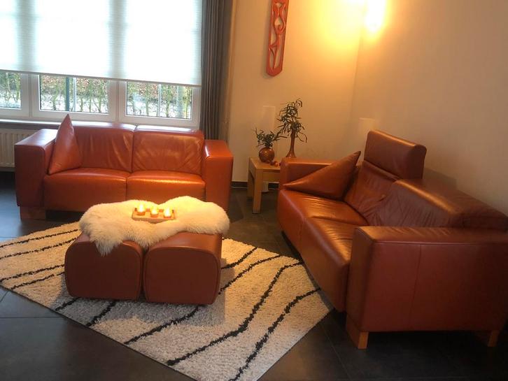 Lederen zitbanken met hockers, Huis en Inrichting, Banken | Complete zithoeken, Zo goed als nieuw, Leer, Ophalen