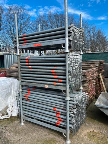 Steigermateriaal te koop in zeer goede conditie  beschikbaar voor biedingen
