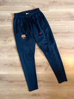 FC Barcelona trainingsbroek Nike 22/23 Maat S, Kleding | Heren, Sportkleding, Blauw, Nike, Ophalen of Verzenden, Zo goed als nieuw