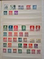 10 postzegelbladen met gestempelde buitenlandse postzegels, Ophalen of Verzenden, Buitenland