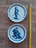 2 Kleine bordjes Delfts Blauw (Oud Delft), Antiek en Kunst, Ophalen of Verzenden