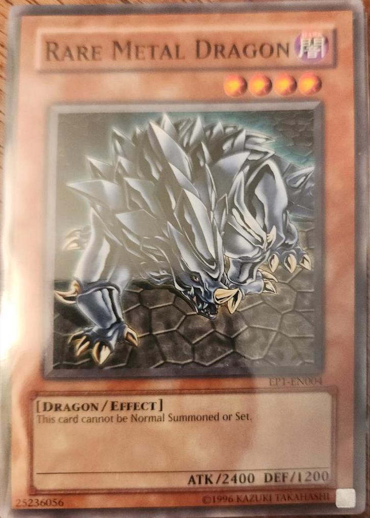 Yu-Gi-Oh! Rare Metal Dragon - EP1-EN004, Hobby en Vrije tijd, Verzamelkaartspellen | Yu-gi-Oh!, Gebruikt, Losse kaart, Ophalen of Verzenden