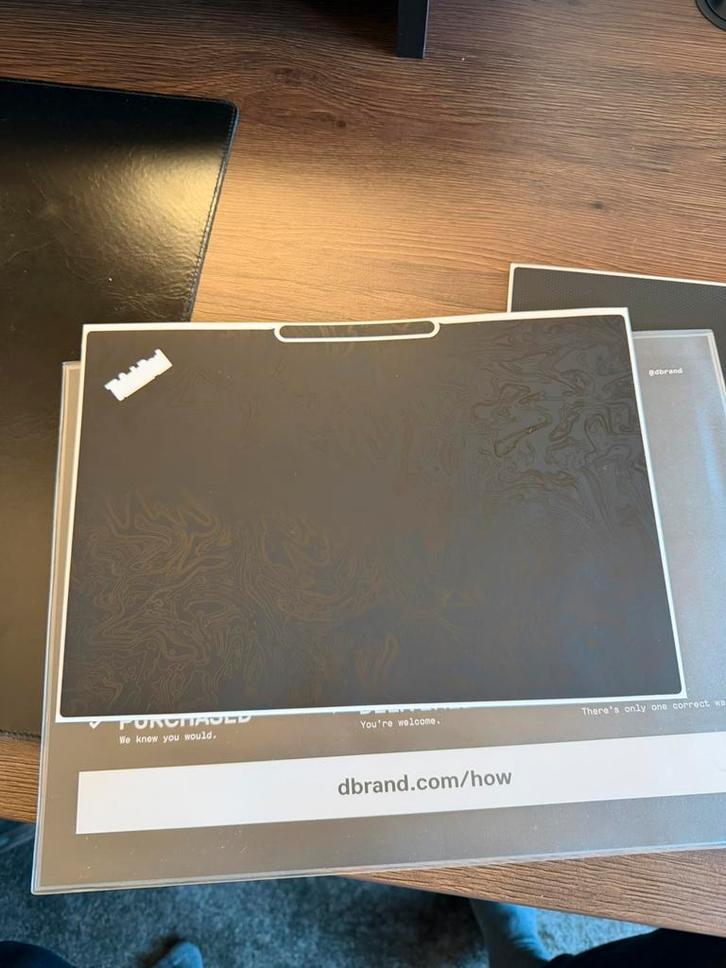 Dbrand Lenovo X1 Carbon Gen 13 Acid/Matrix skins, Computers en Software, Laptophoezen, Zo goed als nieuw, 13 inch, Ophalen of Verzenden