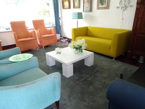 SALONTAFEL (WIT) ITALIAANS DESIGN (90X90 CM) IN NIEUWSTAAT, Huis en Inrichting, Tafels | Salontafels, Zo goed als nieuw, Minder dan 50 cm