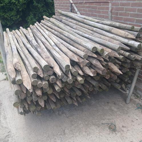 Te koop gepunte en ongepunte gecreotiseerde fruitboompalen., Tuin en Terras, Palen, Balken en Planken, Gebruikt, Palen, 250 cm of meer