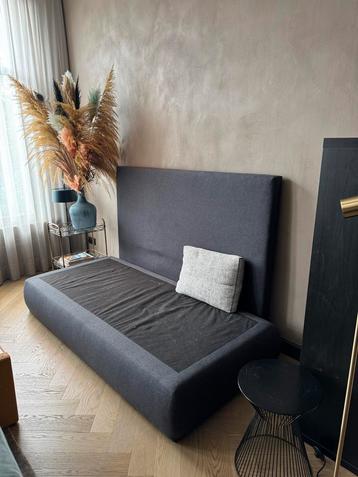 Graits Af te Halen: Boxspring 1 x 2m (+ matras ) + hdboard beschikbaar voor biedingen