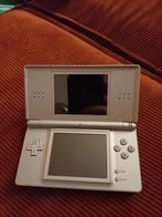 Nette Nintendo DS Lite - Zilver, Spelcomputers en Games, Spelcomputers | Nintendo DS, Ophalen of Verzenden, Zo goed als nieuw