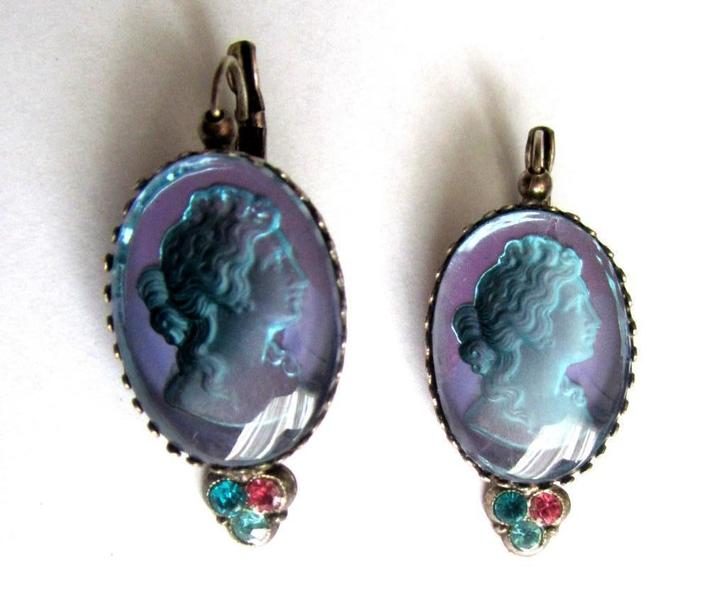 GAS BIJOUX Glas Camee Oorbellen, Sieraden, Tassen en Uiterlijk, Antieke sieraden, Oorbellen, Ophalen