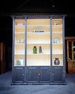 Hoge antieke winkelkast | Boekenkast | Zwart  / Wit #2219, Niet ingevuld, 200 cm of meer, Niet ingevuld, Ophalen of Verzenden