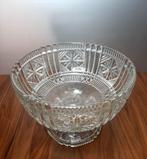 Glazen schaal op voet. Doorsnede 24,3 cm. en hoogte 17 cm., Antiek en Kunst, Antiek | Glas en Kristal, Ophalen of Verzenden