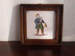 Oudhollandse tegel in houten lijst Afbeelding "Omroeper", Antiek en Kunst, Ophalen of Verzenden