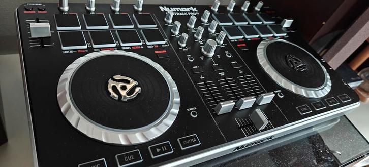 Numark Mixtrack Pro II DJ-controller, Muziek en Instrumenten, Dj-sets en Draaitafels, Zo goed als nieuw, Dj-set, Numark, Ophalen of Verzenden