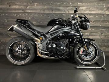 Triumph SPEED TRIPLE R 94 (bj 2016) beschikbaar voor biedingen