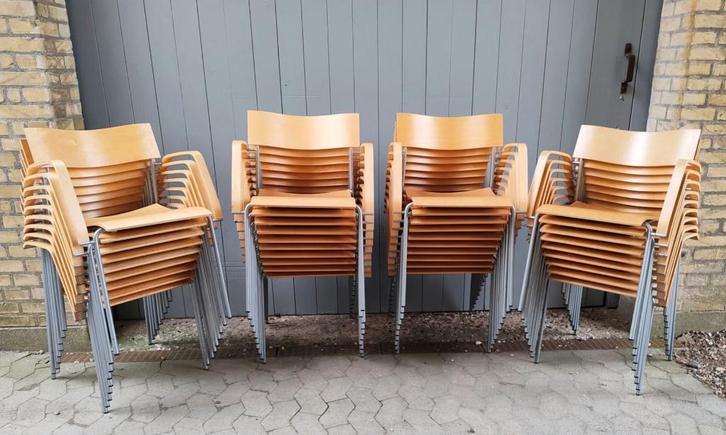 44 stk. kantinestoelen, Huis en Inrichting, Stoelen, Zo goed als nieuw, Vijf, Zes of meer stoelen, Hout, Overige kleuren, Verzenden