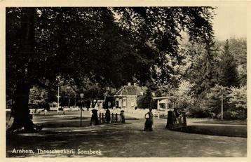 Arnhem. Theeschenkerij Sonsbeek - vrouw - 1947 gelopen beschikbaar voor biedingen