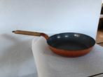 Refurbished gietijzeren vintage koekenpan 26 cm oranje, Ophalen, Zo goed als nieuw, Gietijzer, Koekenpan of Braadpan