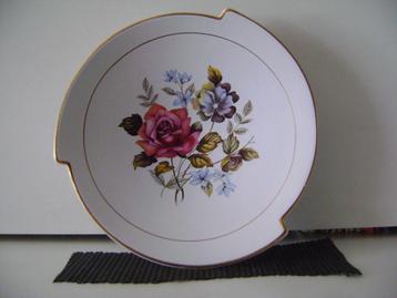 Prachtig Gouda plateel bonbonsschaal wit met bloemen beschikbaar voor biedingen