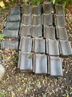 Partijtje dakpannen en nokvorsten uit 1959., Doe-het-zelf en Verbouw, Ophalen, Gebruikt, Steen of Klei, Zwart