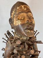 250963 Groot Afrikaans Fetisch Nkisi Nkondi beeld uit Congo., Antiek en Kunst, Ophalen of Verzenden