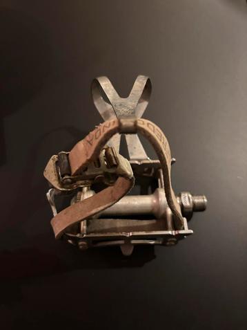 Vintage Campagnolo Pedalen met Binda Riemen beschikbaar voor biedingen