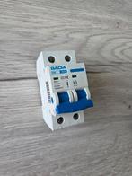 Gacia hoofdschakelaar 40A 2P 2 mod - DH-240, Ophalen of Verzenden, Zo goed als nieuw, Schakelaar