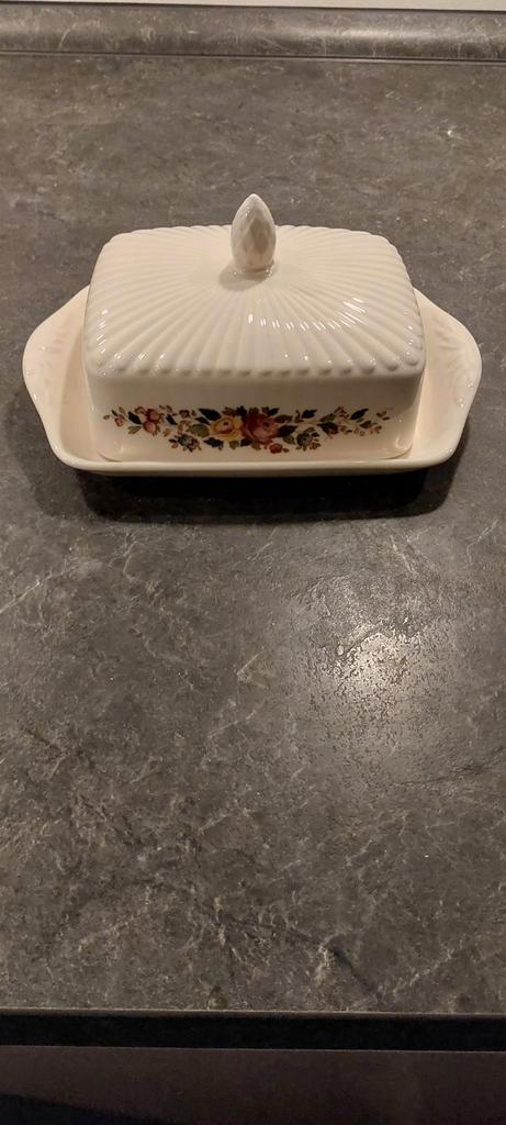 Wedgwood Conway Botervloot - Nieuw!, Huis en Inrichting, Keuken | Servies, Zo goed als nieuw, Overige typen, Wedgwood, Keramiek