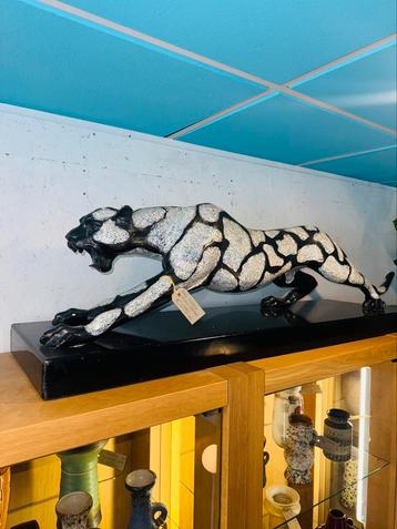 Vintage panter beeld met disco glazen details beschikbaar voor biedingen