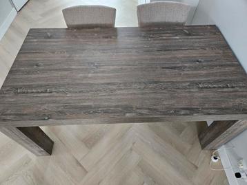 Eettafel. 101.5cm x 183.5cm beschikbaar voor biedingen