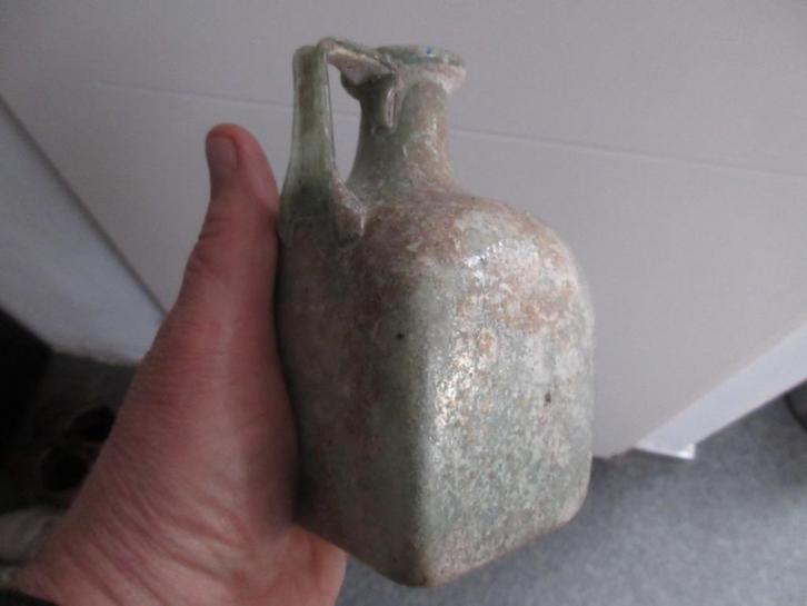Romeinse vierkant fles !!!! (1ste / 2de eeuw), Antiek en Kunst, Antiek | Keramiek en Aardewerk, Verzenden