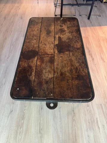Antieke palletwagen (salontafel) beschikbaar voor biedingen