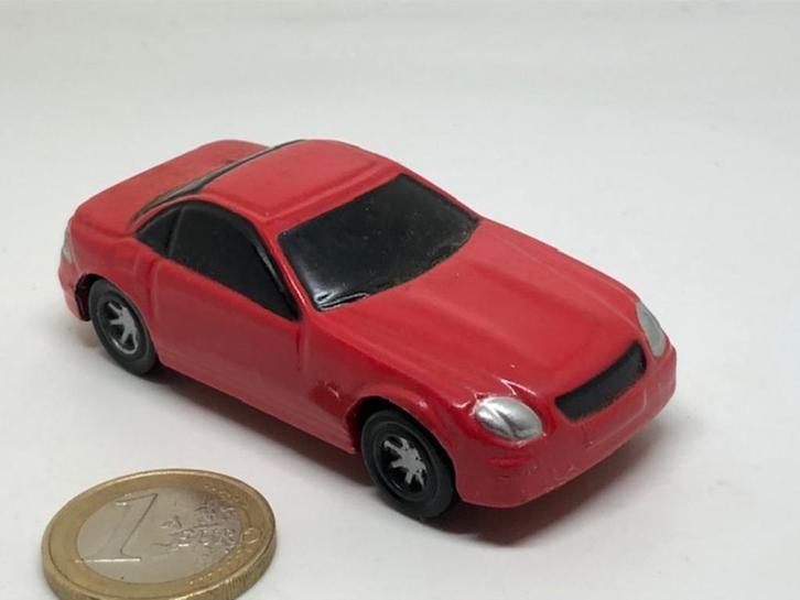 Mercedes SLK Rood van Kunststof., Hobby en Vrije tijd, Modelauto's | Overige schalen, Gebruikt, Auto, Ophalen of Verzenden